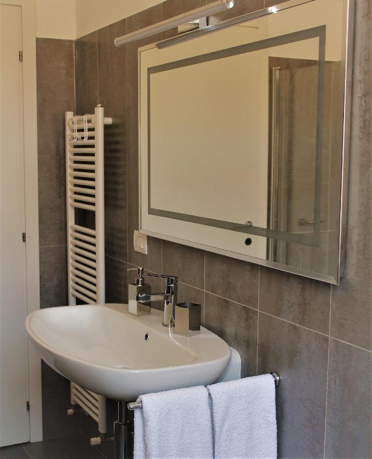 Palazzo Della Torre Elegant Apartment In 코모 외부 사진