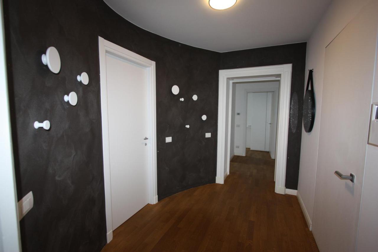 Palazzo Della Torre Elegant Apartment In 코모 외부 사진